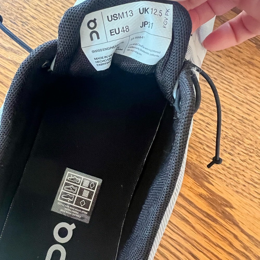 On Cloud Men’s Waterproof shoes